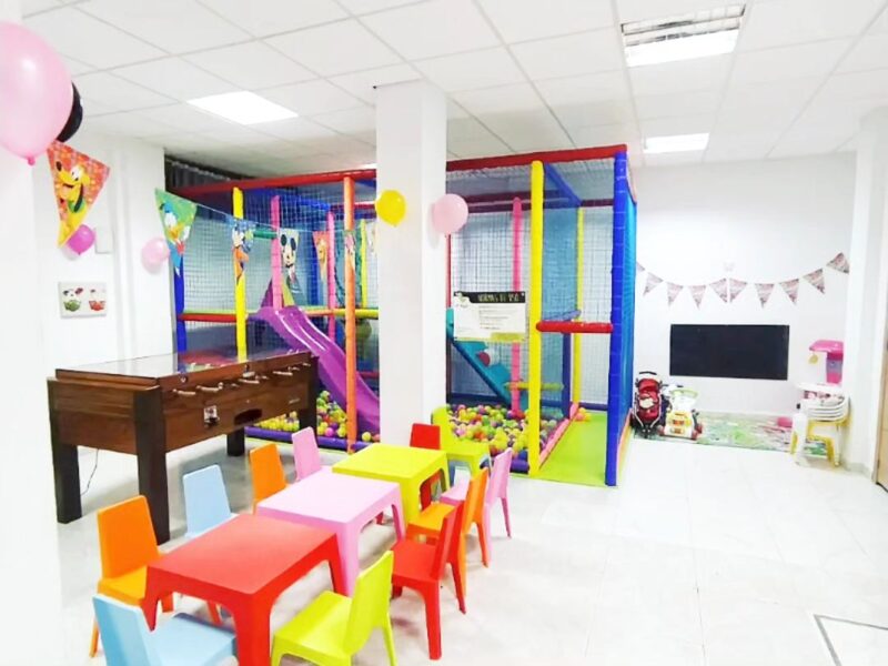 Local el travesuras por dentro